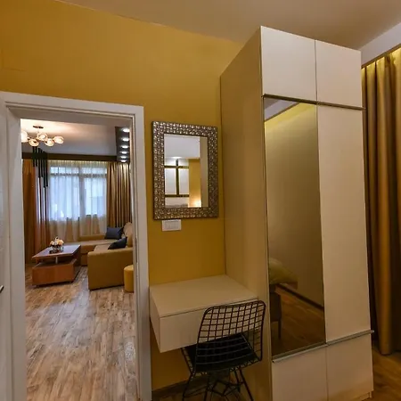 Dolar Apartment *